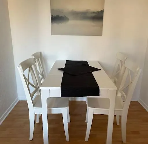 2 20km Dus Airport/ Messe *