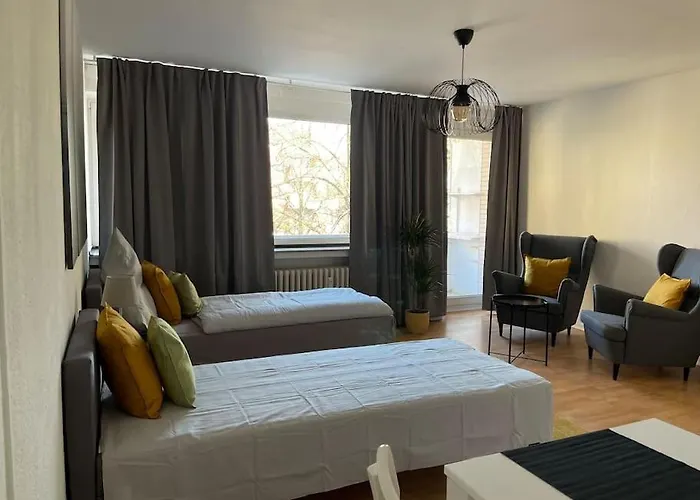 2 20km Dus Airport/ Messe *